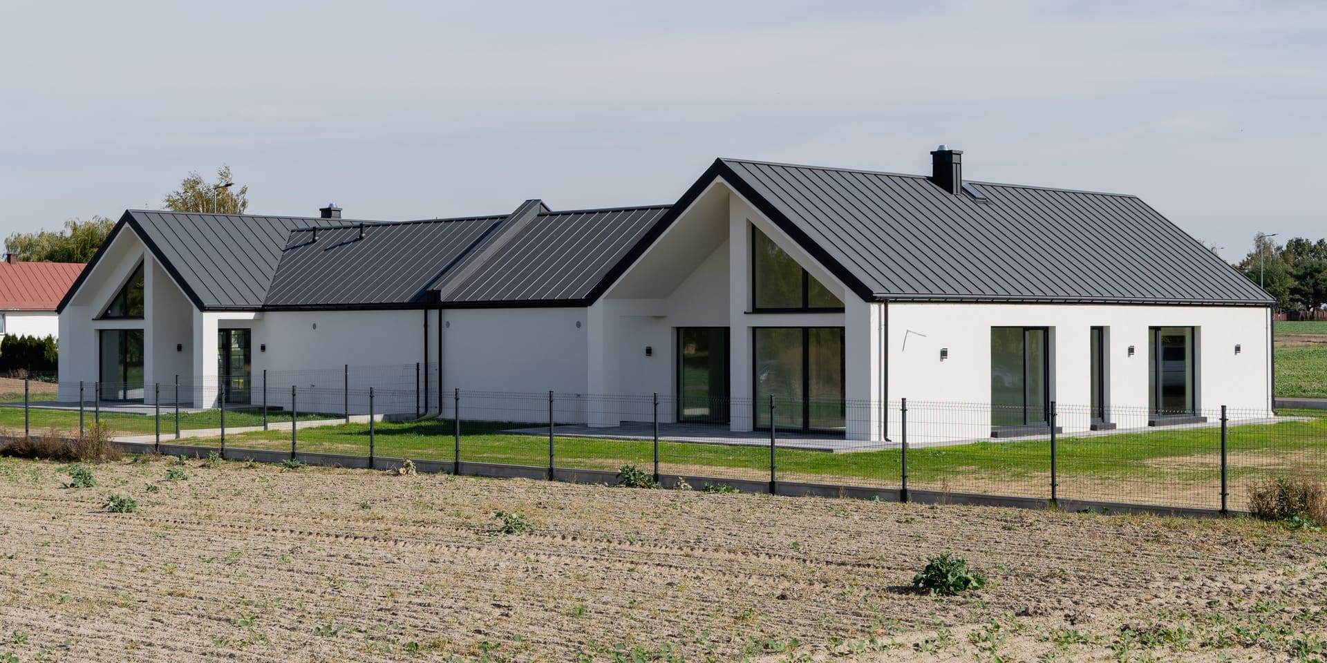 Oba domy od strony ogrodów